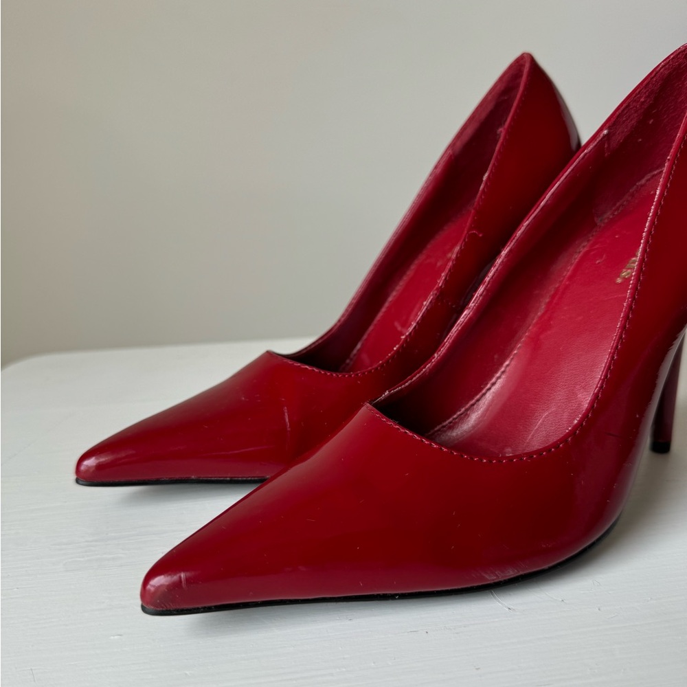 Delicious Red Heels - Picture 2 of 16
